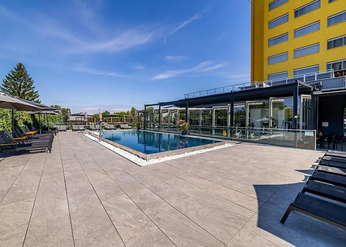 Aura Design&Garden PoolHotel Prag